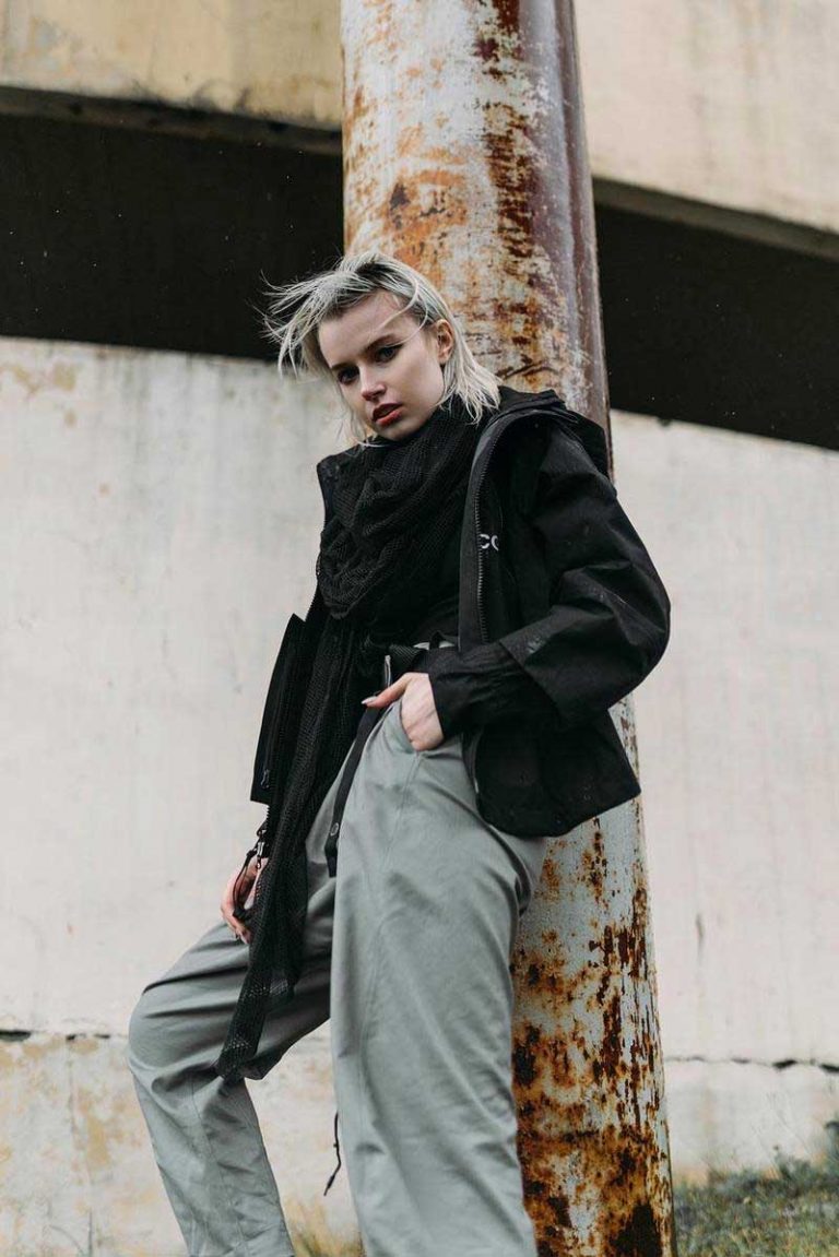 Techpad Roupa Roupas Techwear feminina: moda, looks, inspiração e como usar
