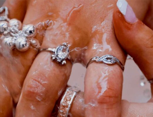 Como limpar joias de prata